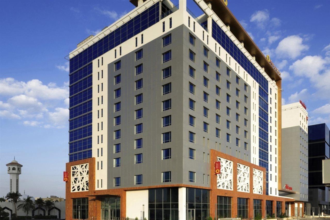 Adagio Center 4*
